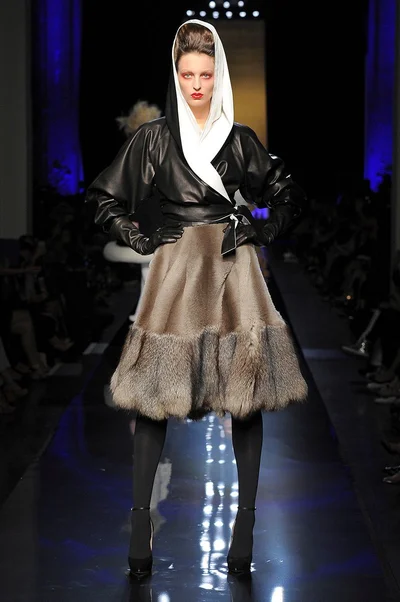 Look 13
